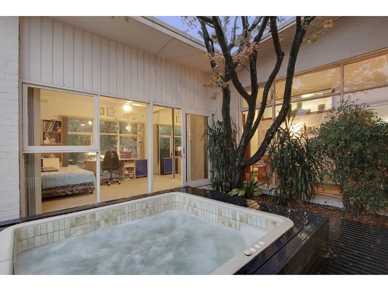 496 High Street Road, Mount Waverley VIC 3149