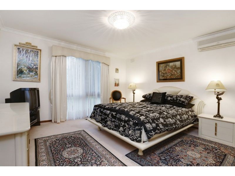 14 Park Road, Mount Waverley VIC 3149