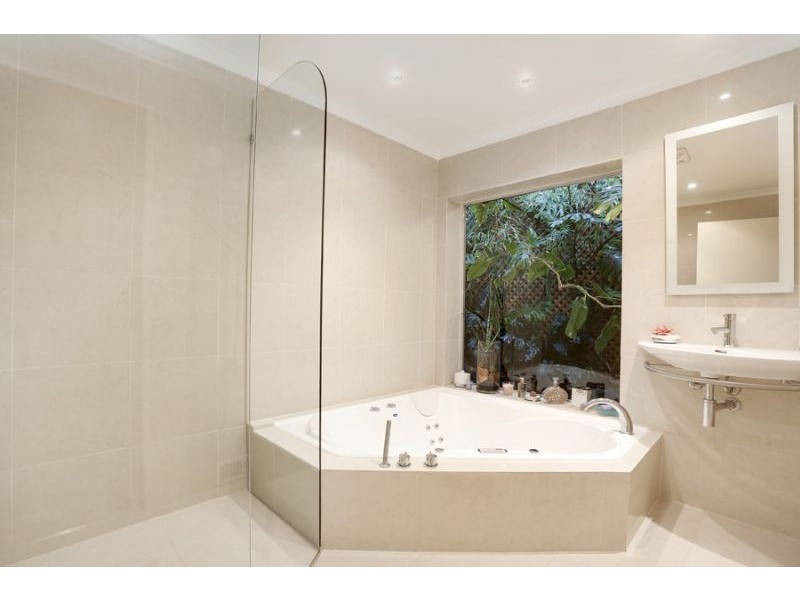 14 Park Road, Mount Waverley VIC 3149