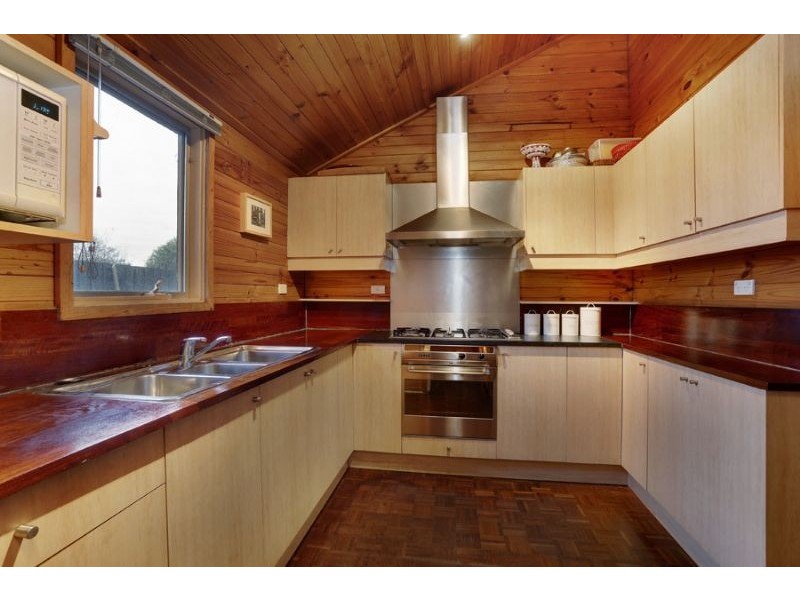 19 Cam Street, Burwood East VIC 3151