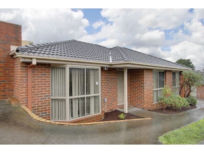 2/8 Elwood Street, Notting Hill VIC 3168