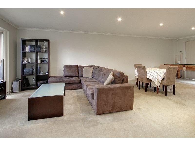 2/8 Elwood Street, Notting Hill VIC 3168