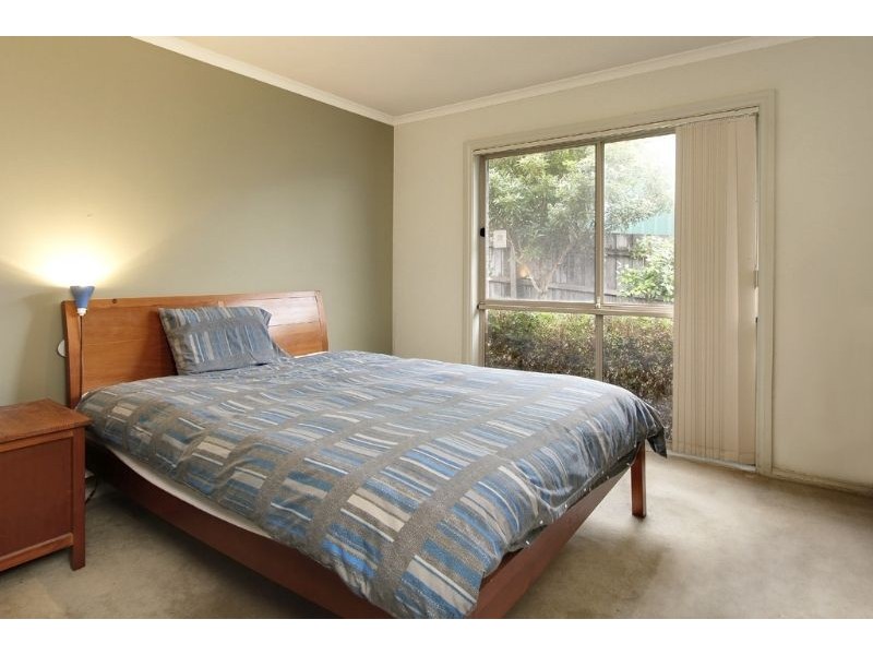 2/8 Elwood Street, Notting Hill VIC 3168