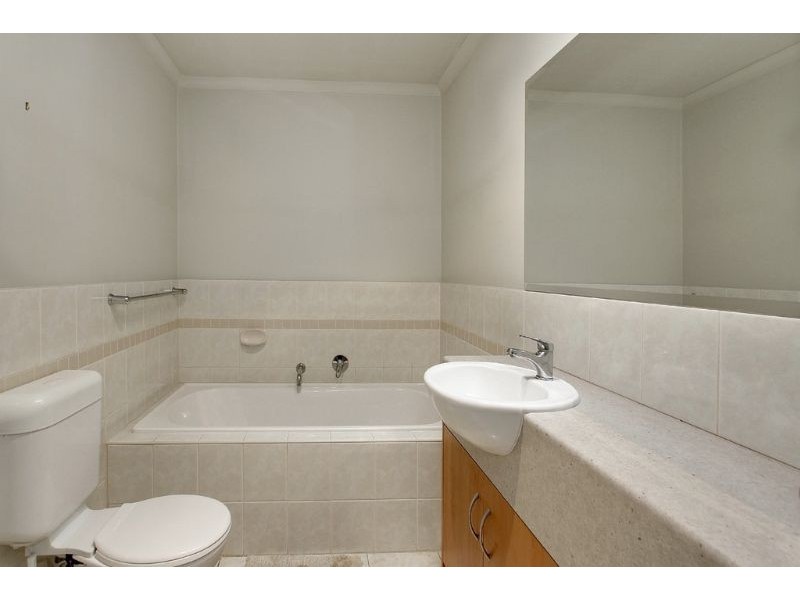 2/8 Elwood Street, Notting Hill VIC 3168