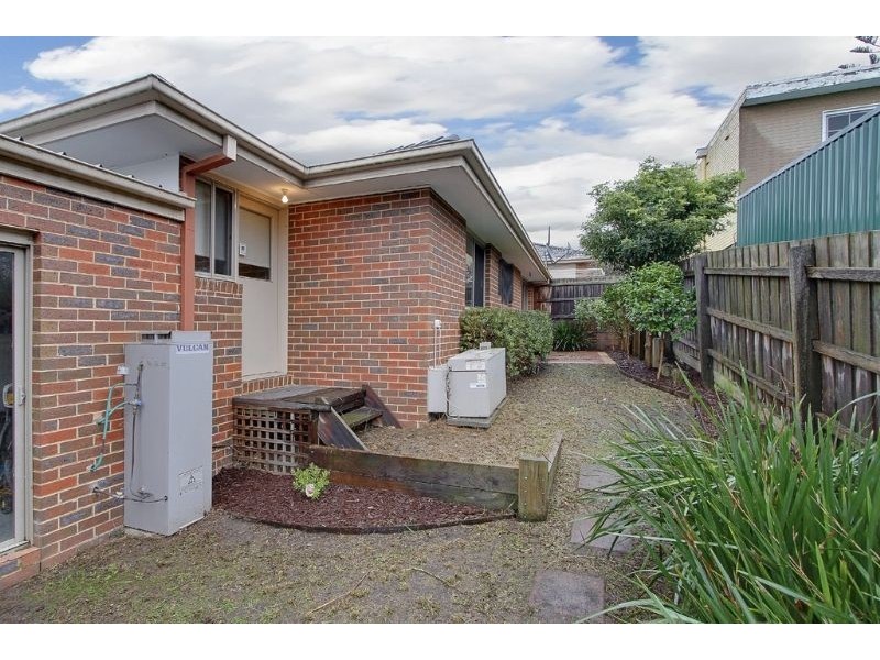 2/8 Elwood Street, Notting Hill VIC 3168