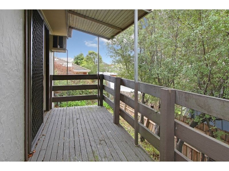 2/19 Binalong Avenue, Chadstone VIC 3148