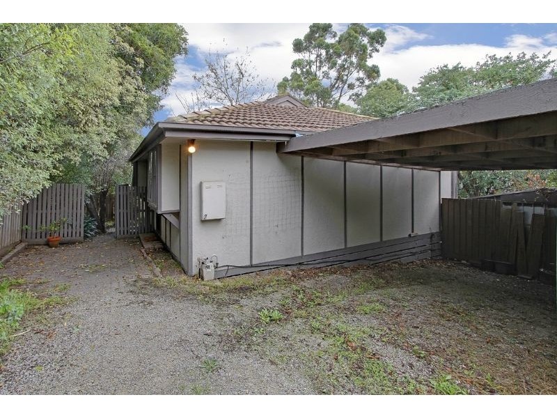 2/19 Binalong Avenue, Chadstone VIC 3148