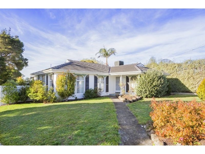 24 Plymouth Street, Glen Waverley VIC 3150