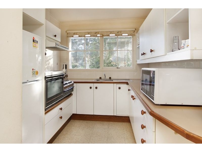 24 Plymouth Street, Glen Waverley VIC 3150