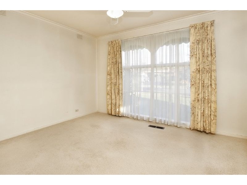 24 Plymouth Street, Glen Waverley VIC 3150