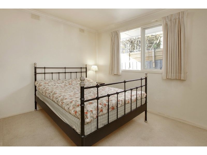 24 Plymouth Street, Glen Waverley VIC 3150