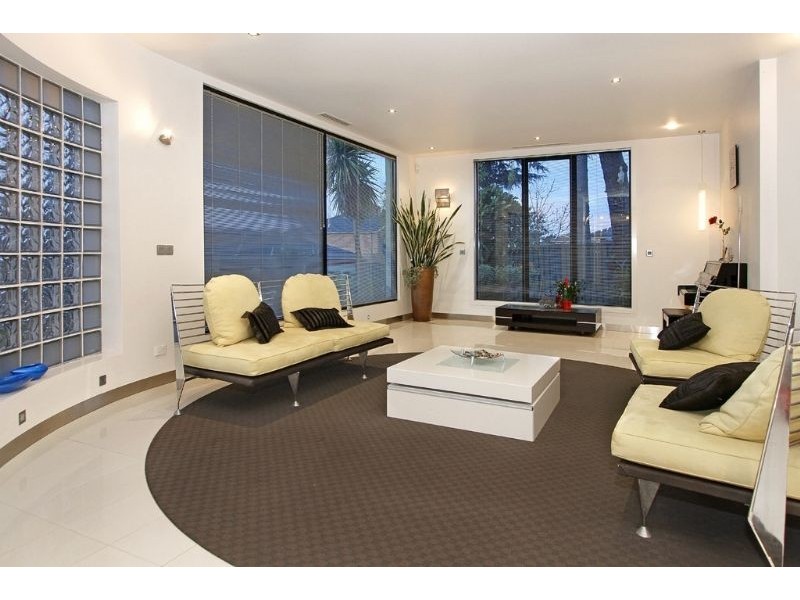 23 Moroney Drive, Chadstone VIC 3148