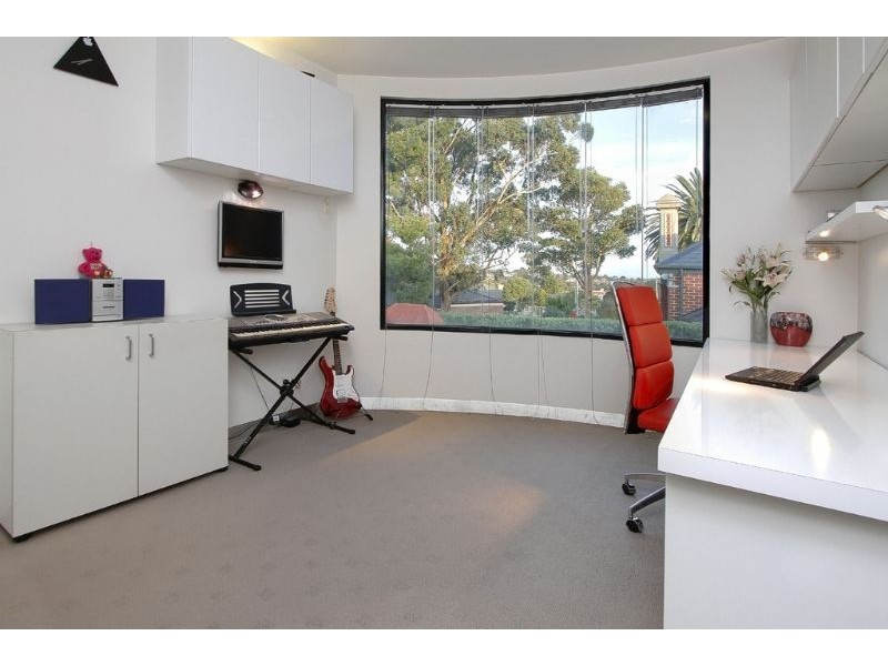 23 Moroney Drive, Chadstone VIC 3148