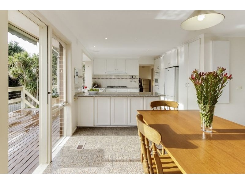 39 Craig Hill Drive, Wheelers Hill VIC 3150