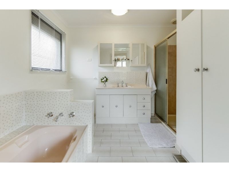 39 Craig Hill Drive, Wheelers Hill VIC 3150