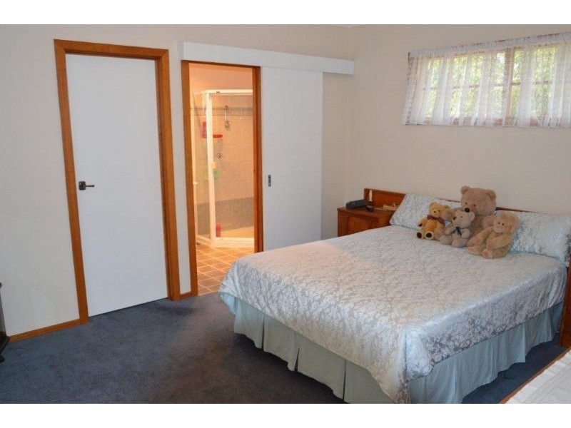 13 Merran Court, Wheelers Hill VIC 3150