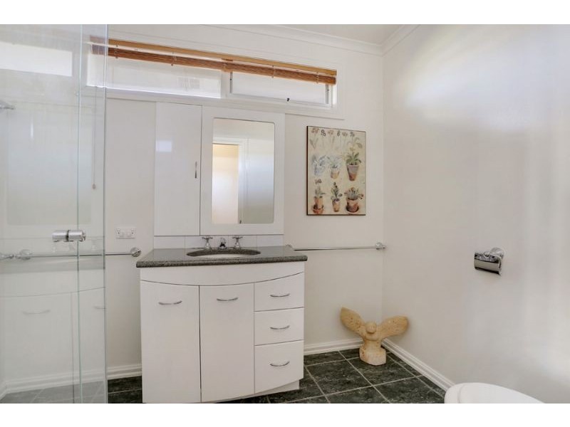 64 Fraser Street, Glen Waverley VIC 3150