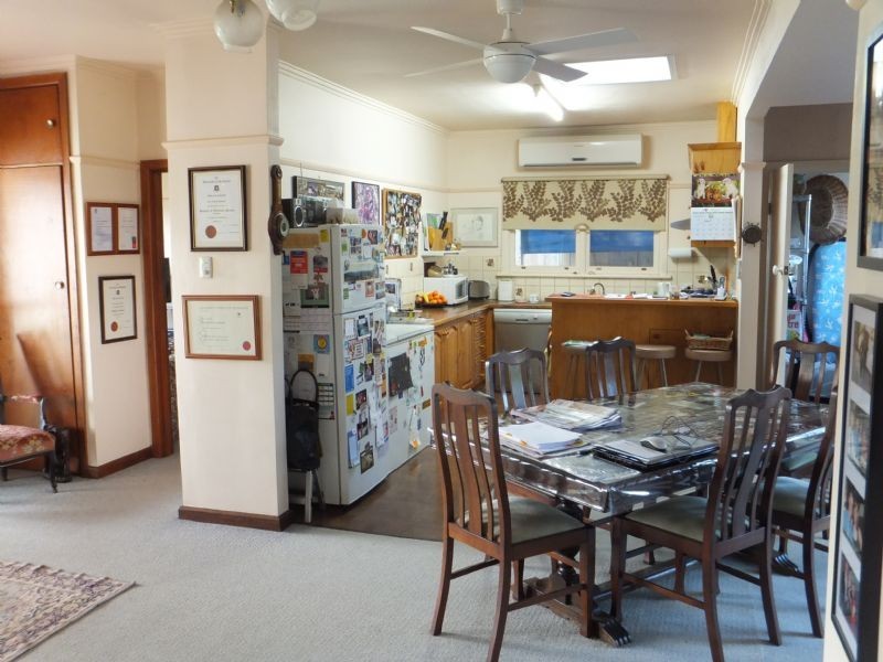 26 Charlton Street, Mount Waverley VIC 3149