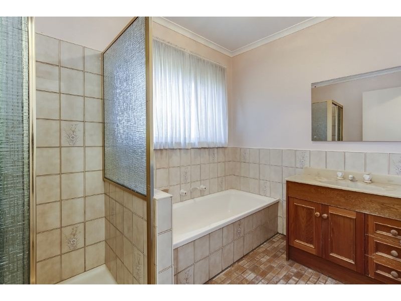 4/15 Valley Road, Mount Waverley VIC 3149