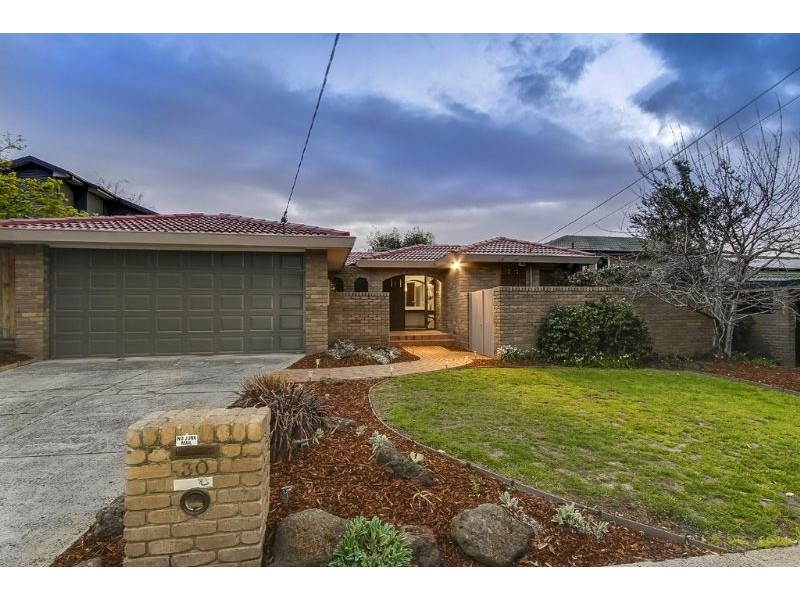 30 Calderwood Avenue, Wheelers Hill VIC 3150