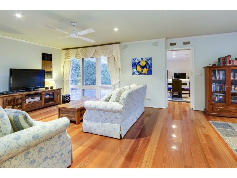 30 Calderwood Avenue, Wheelers Hill VIC 3150