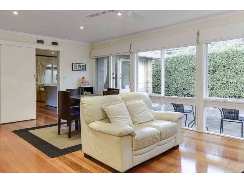 30 Calderwood Avenue, Wheelers Hill VIC 3150