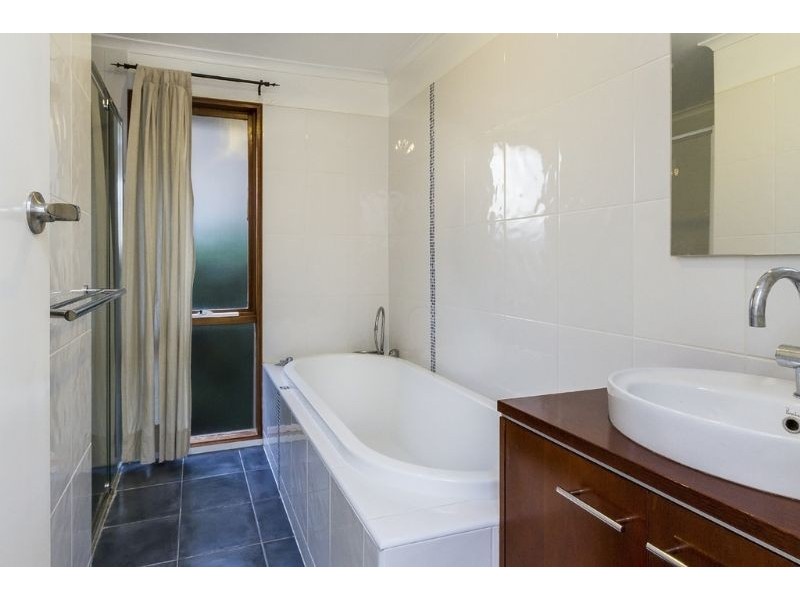 30 Calderwood Avenue, Wheelers Hill VIC 3150