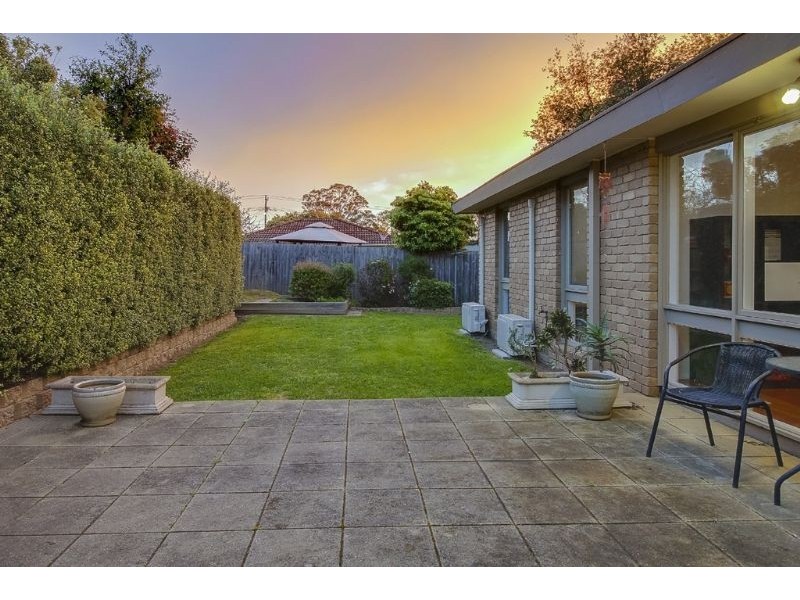 30 Calderwood Avenue, Wheelers Hill VIC 3150