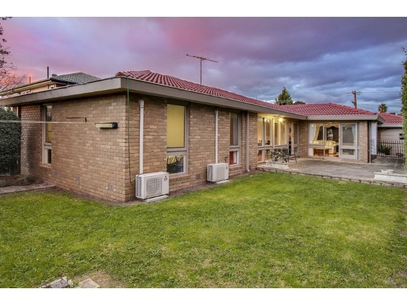 30 Calderwood Avenue, Wheelers Hill VIC 3150