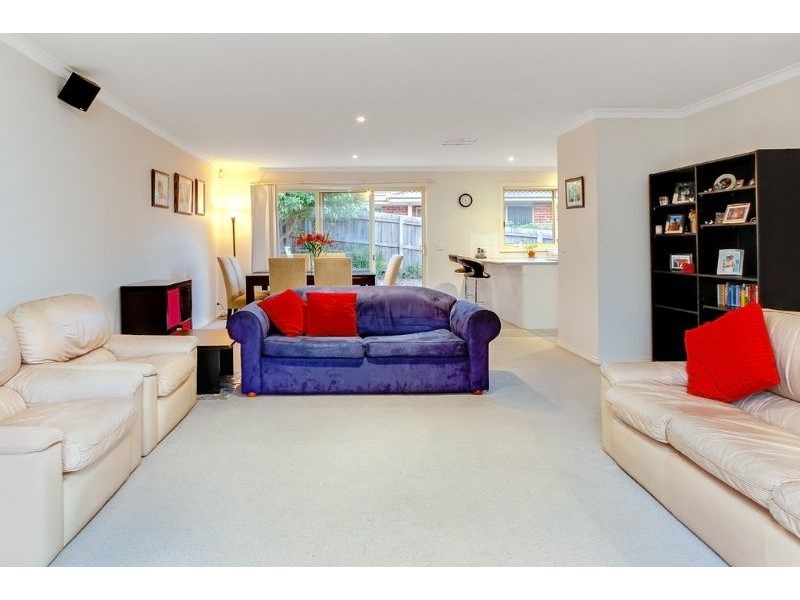 2/10 Elwood Street, Notting Hill VIC 3168