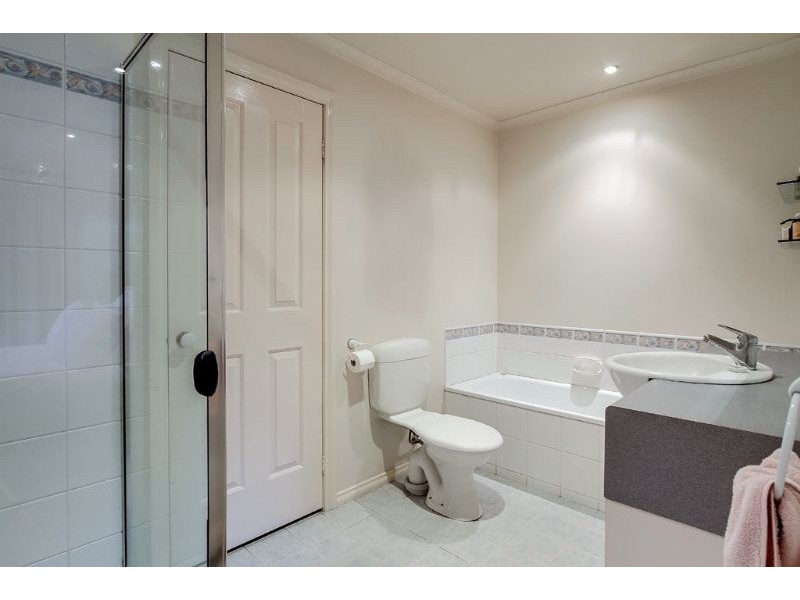 2/10 Elwood Street, Notting Hill VIC 3168