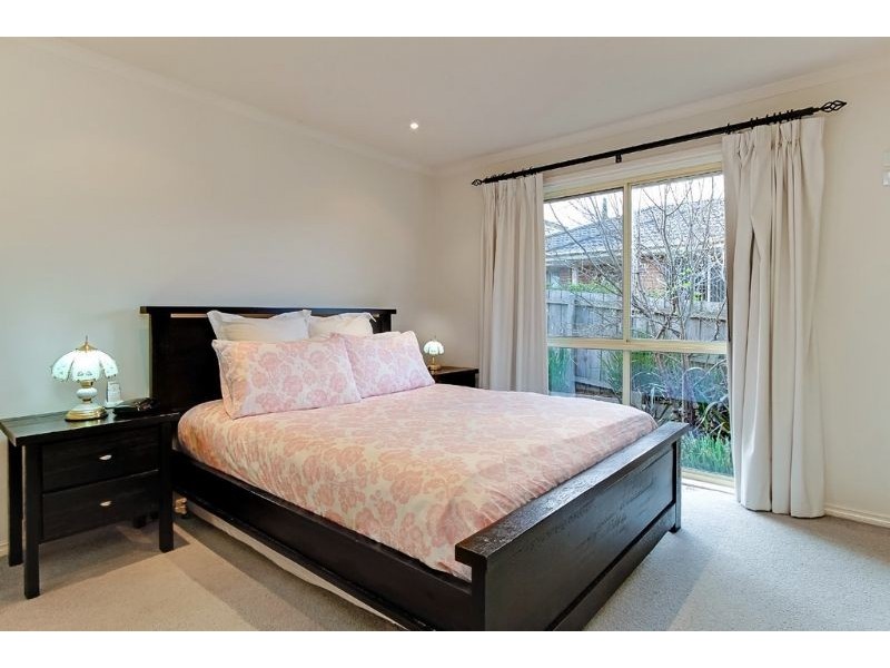 2/10 Elwood Street, Notting Hill VIC 3168