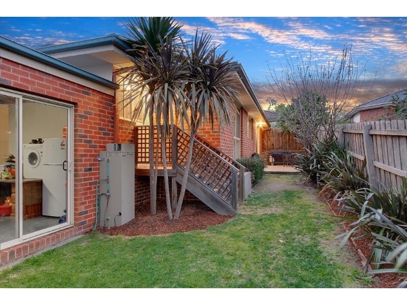 2/10 Elwood Street, Notting Hill VIC 3168