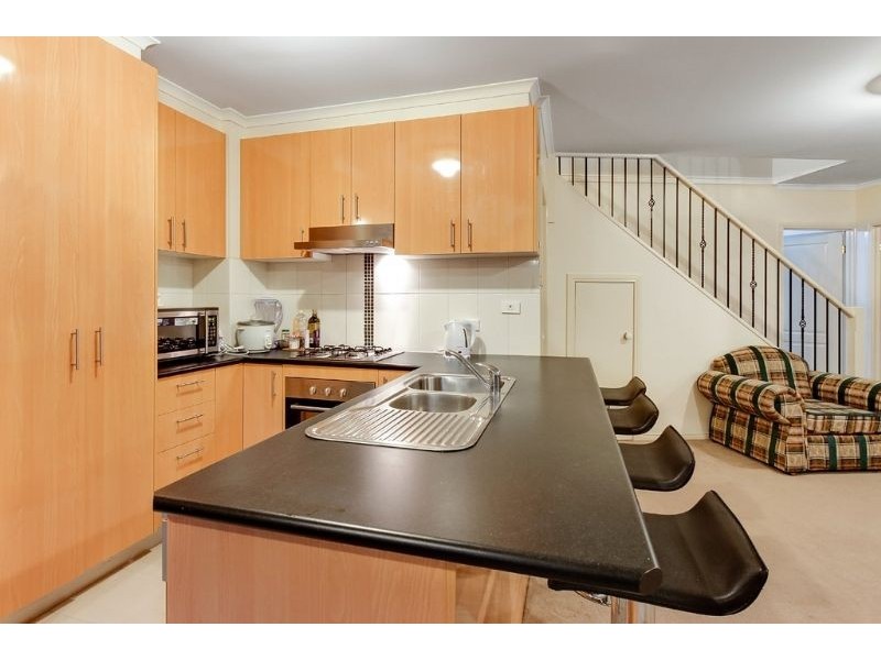 2/17 Avonhurst Drive, Glen Waverley VIC 3150