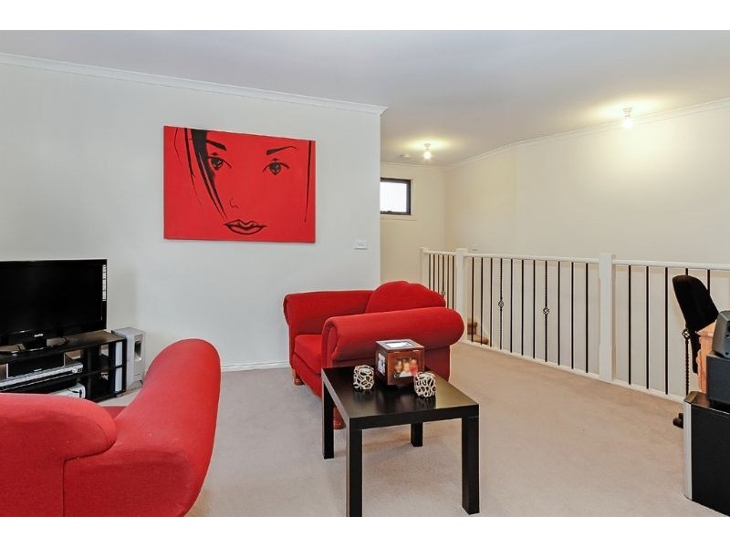 2/17 Avonhurst Drive, Glen Waverley VIC 3150