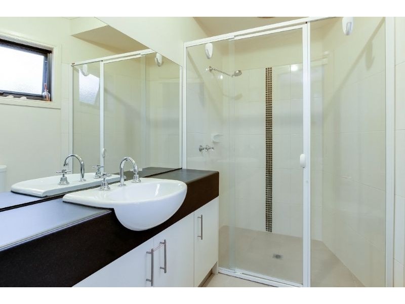 2/17 Avonhurst Drive, Glen Waverley VIC 3150