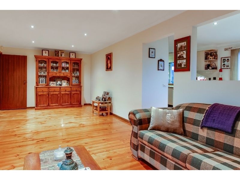 43 Mackellar Avenue, Wheelers Hill VIC 3150