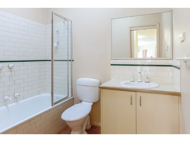 2/2 Victory Street, Murrumbeena VIC 3163