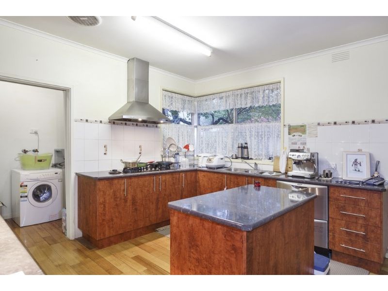 5 Willow Avenue, Glen Waverley VIC 3150