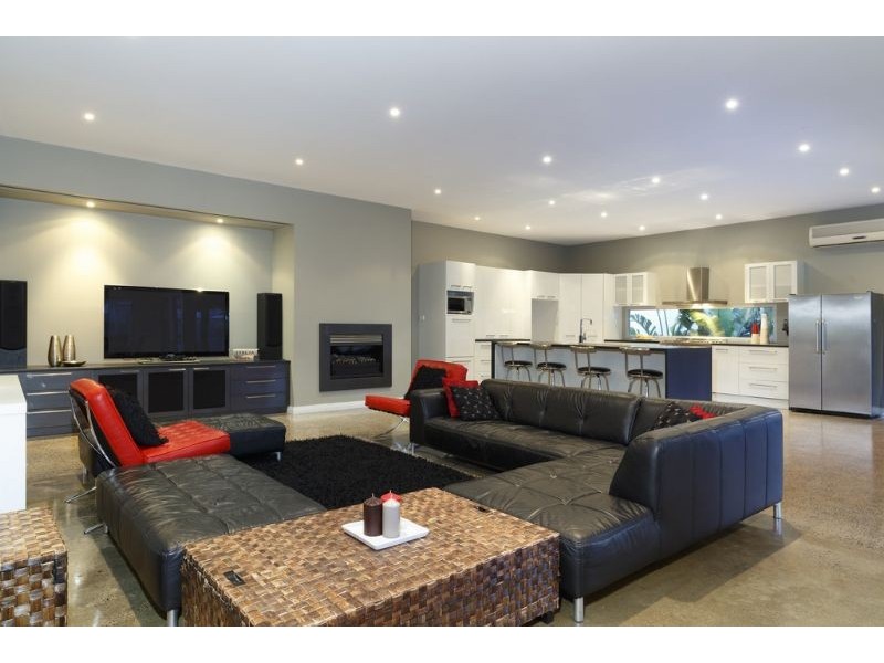 20 Leatherwood Crescent, Wheelers Hill VIC 3150