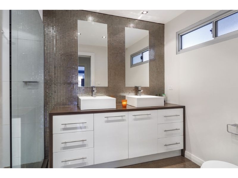 20 Leatherwood Crescent, Wheelers Hill VIC 3150