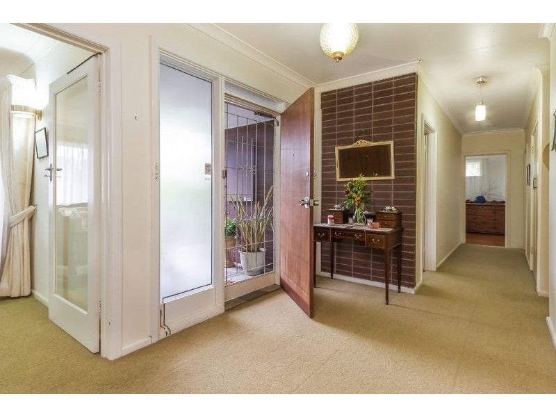 15 Glendowan Road, Mount Waverley VIC 3149
