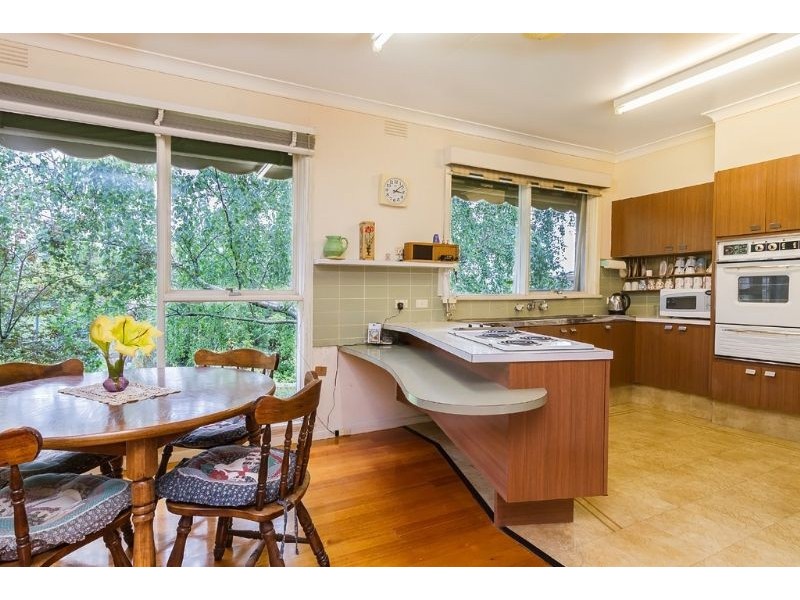 15 Glendowan Road, Mount Waverley VIC 3149