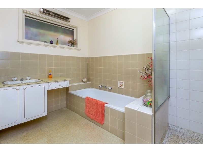 15 Glendowan Road, Mount Waverley VIC 3149