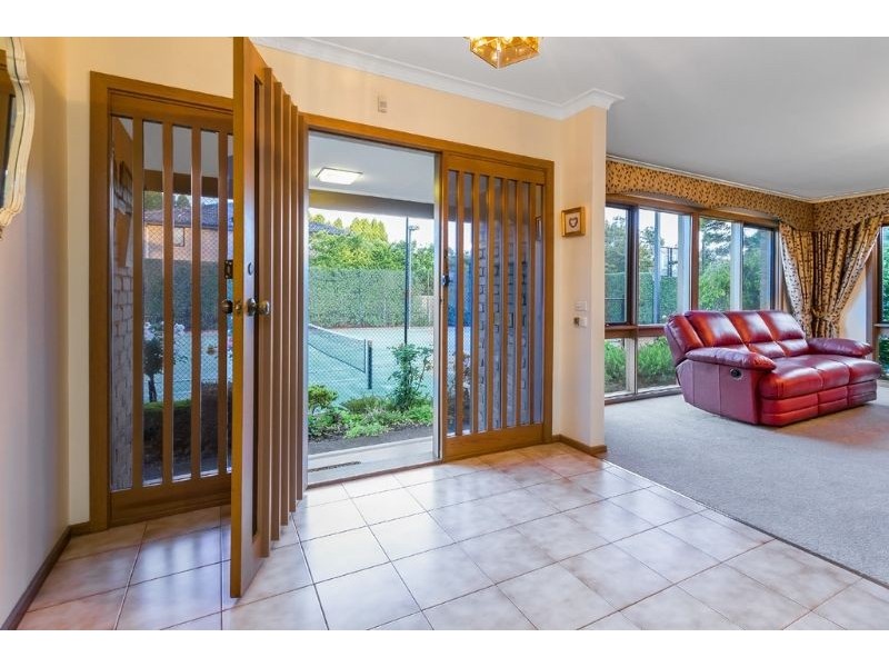 9-11 Sesame Street, Mount Waverley VIC 3149