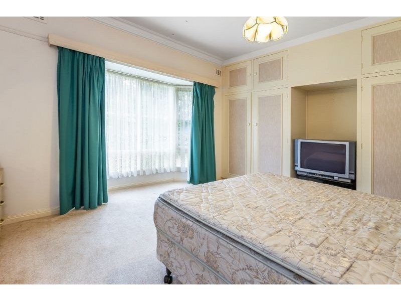 6 Panoramic Grove, Glen Waverley VIC 3150