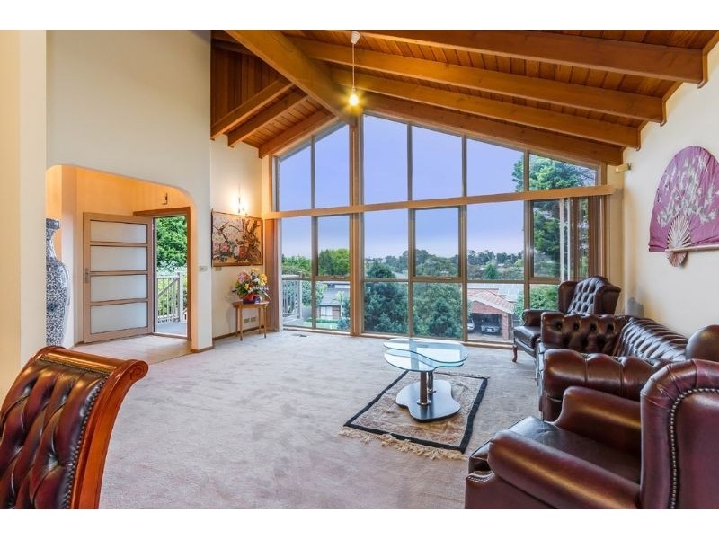 41 Kenross Drive, Wheelers Hill VIC 3150