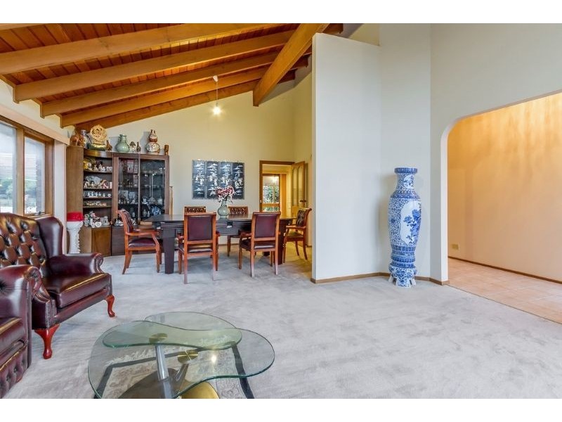 41 Kenross Drive, Wheelers Hill VIC 3150