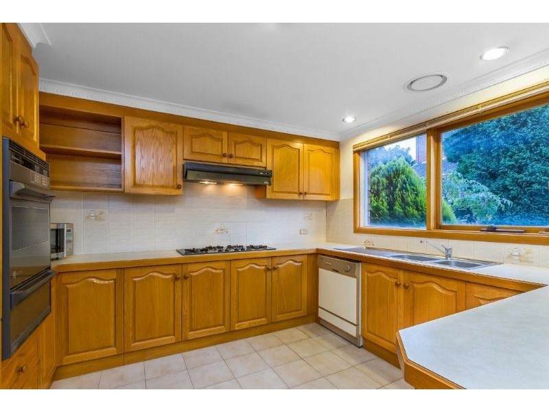 41 Kenross Drive, Wheelers Hill VIC 3150