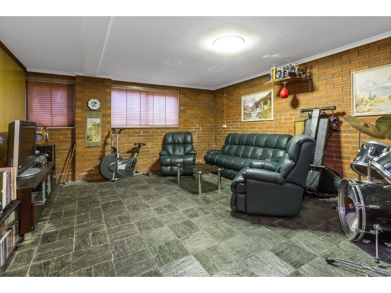 41 Kenross Drive, Wheelers Hill VIC 3150